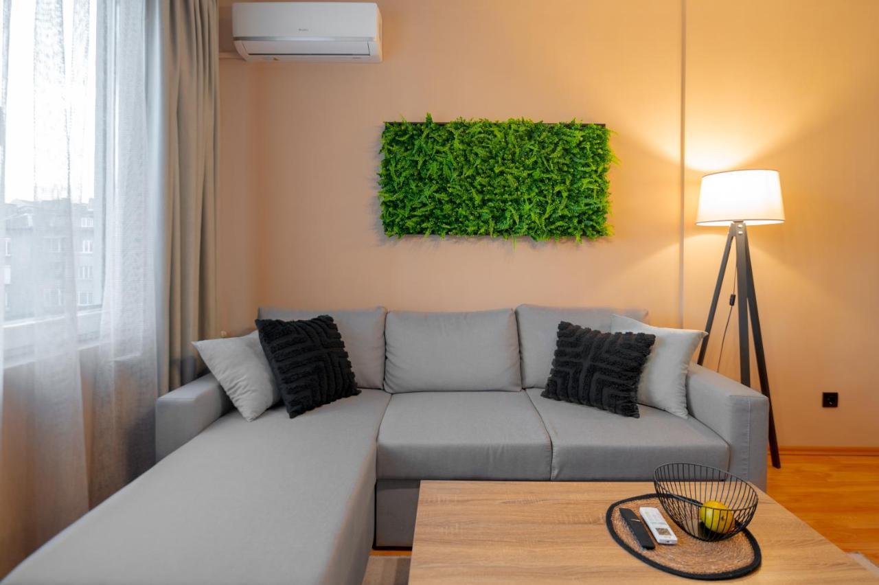 Cosy Green Apt Close To Macedonia Square Sofia Exterior photo
